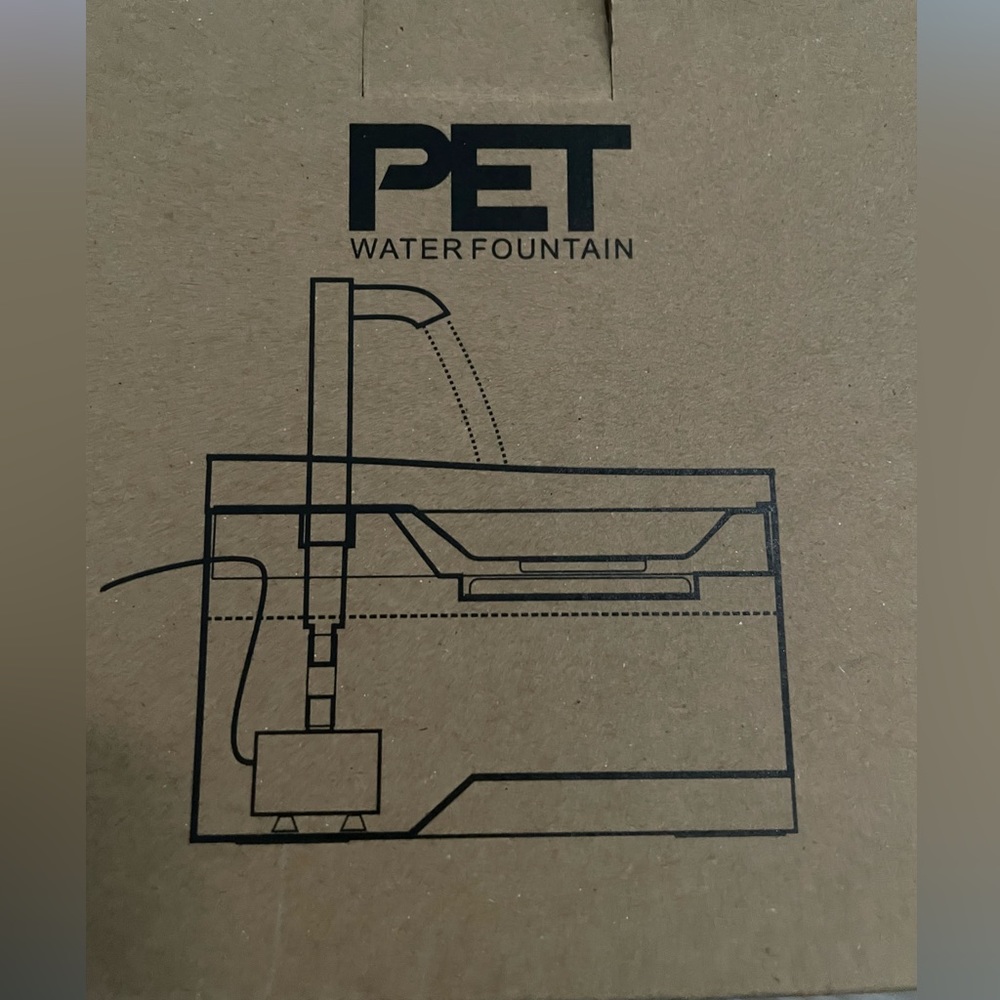 NWT pet fountain